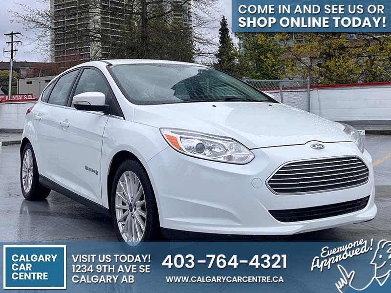 Used Hatchback 2018 Ford Focus White** for sale in Calgary
